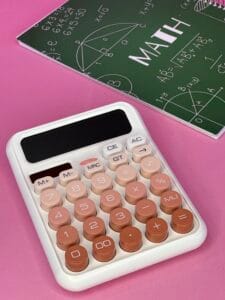 ماشین حساب دکمه رنگی