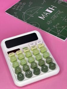 ماشین حساب دکمه رنگی