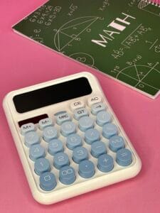 ماشین حساب دکمه رنگی